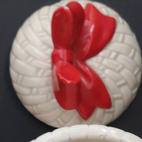 Otagiri Handcrafted in Japan Holly Berry & Bow Jam Jar w/ Lid 5 1/2" Tall - Picture 6 of 6